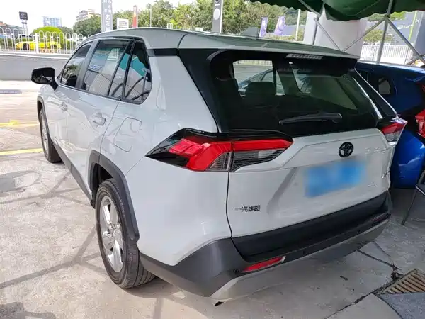 Toyota RAV4 2021