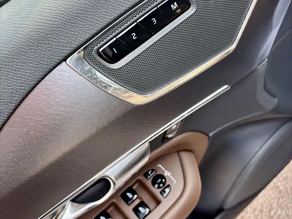Volvo XC90 2021 — фото 10