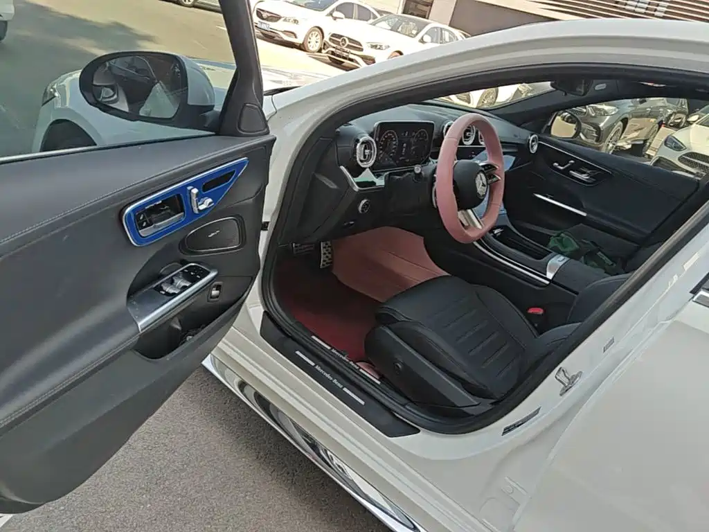 Mercedes-Benz C-Class 2024 — фото 16