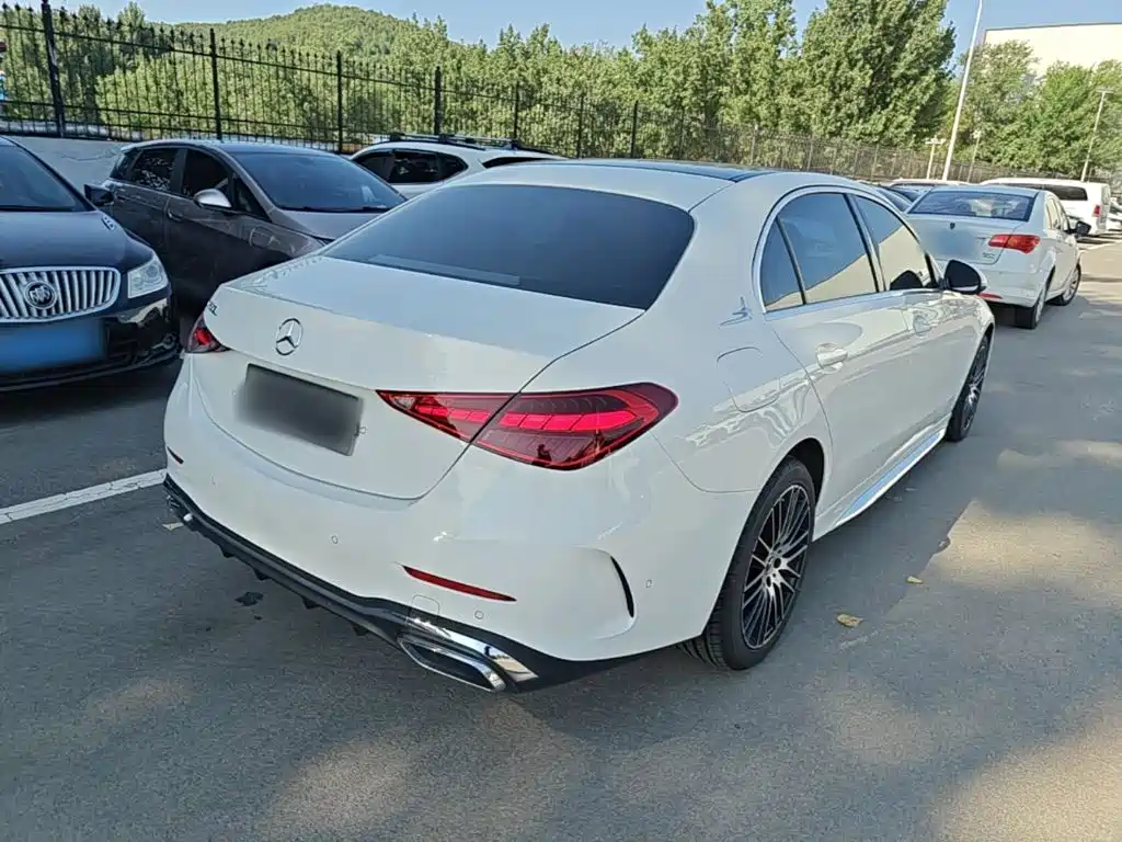 Mercedes-Benz C-Class 2024