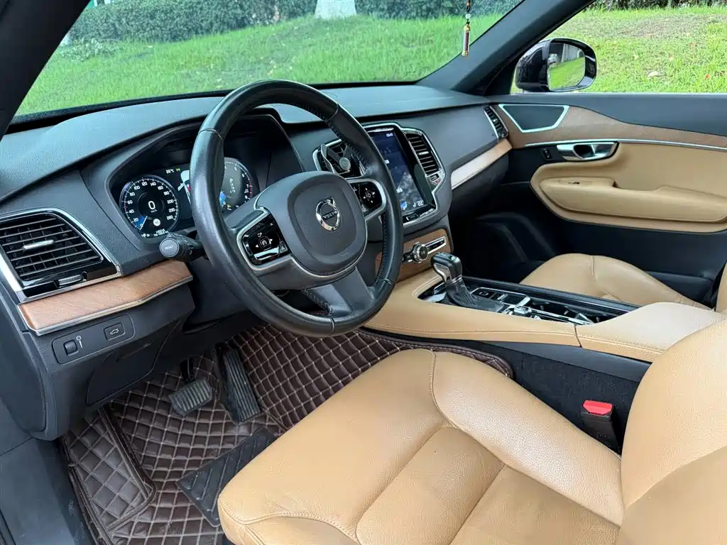 Volvo XC90 2019