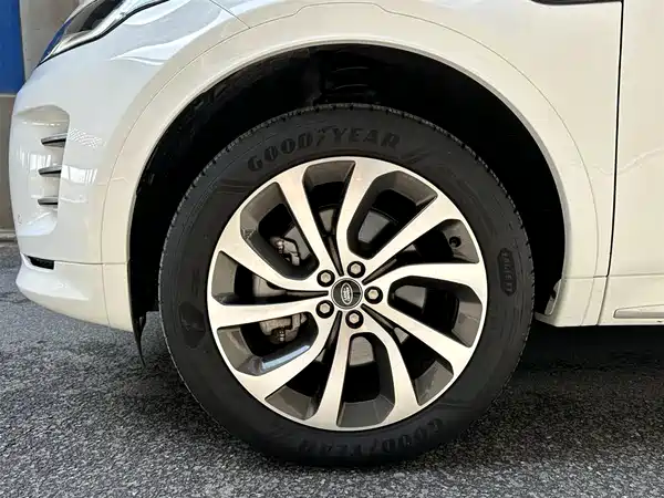 Land Rover Discovery Sport 2024
