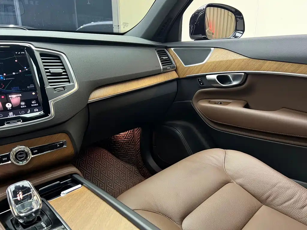 Volvo XC90 2023 — фото 15
