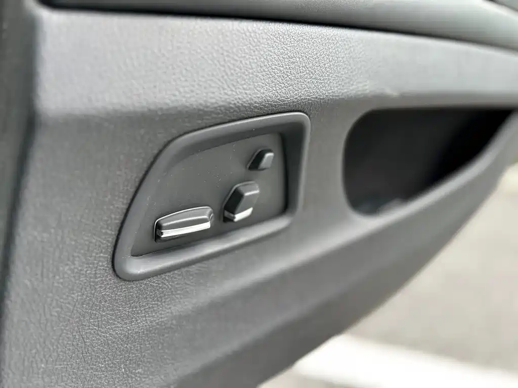 BMW 5 Series 2015 — фото 22