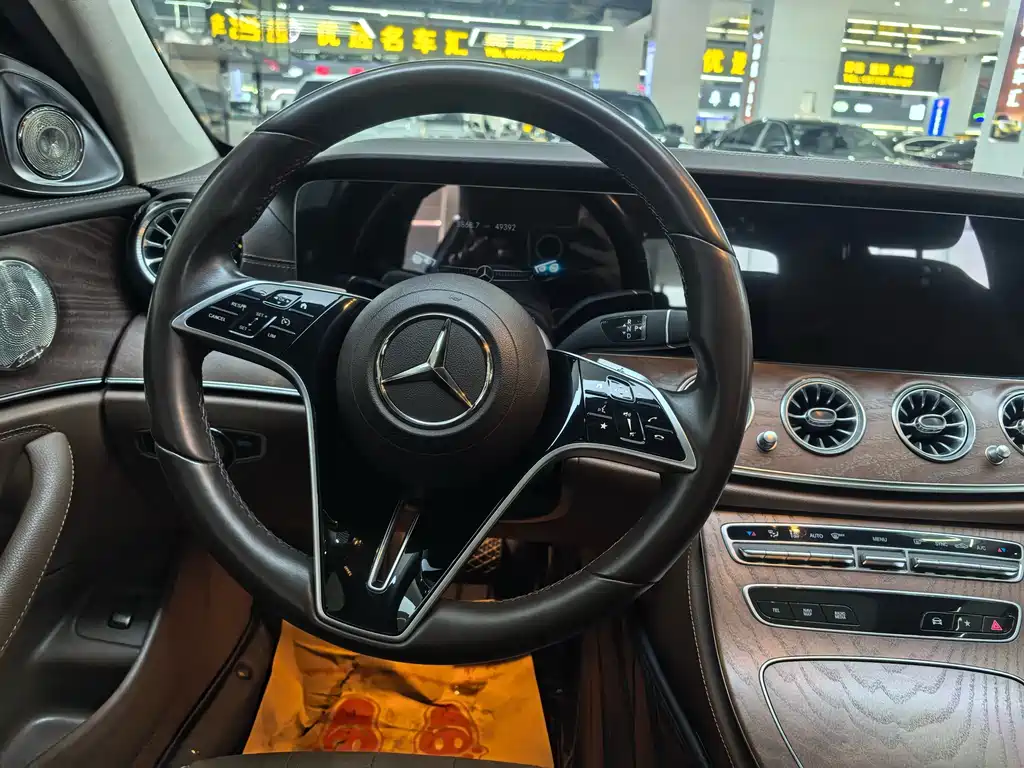Mercedes-Benz E-Class 2023 — фото 11