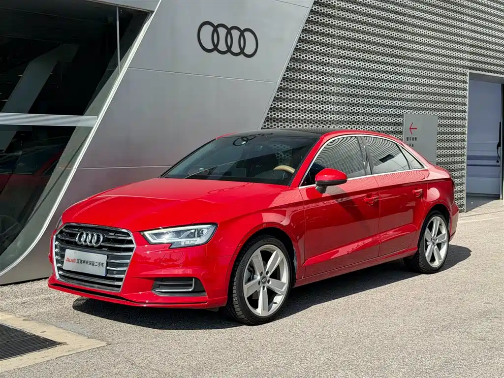 Audi A3 2018 — фото 1