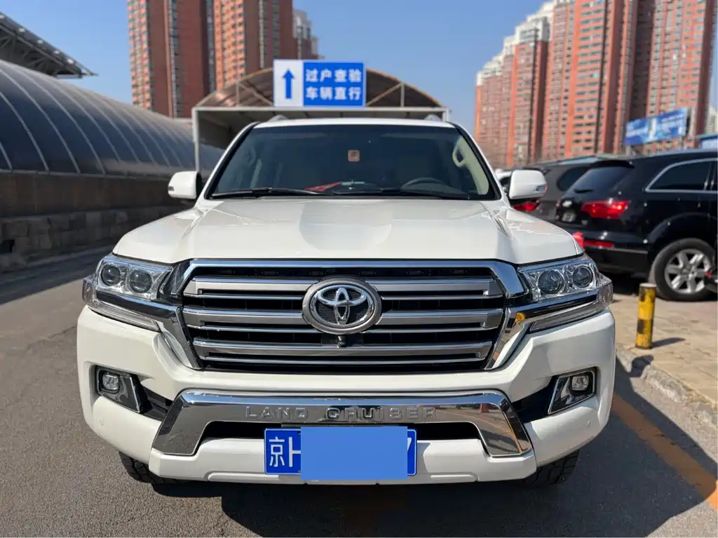 Toyota Land Cruiser 2018 — фото 2