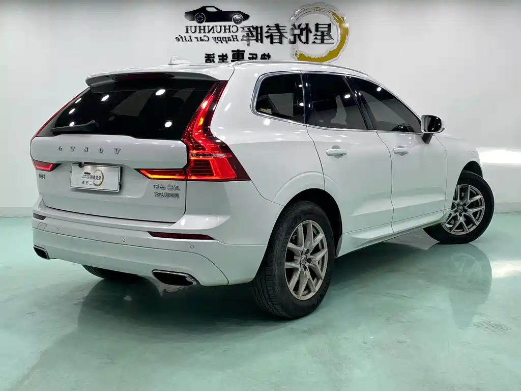 Volvo XC60 2018 — фото 9