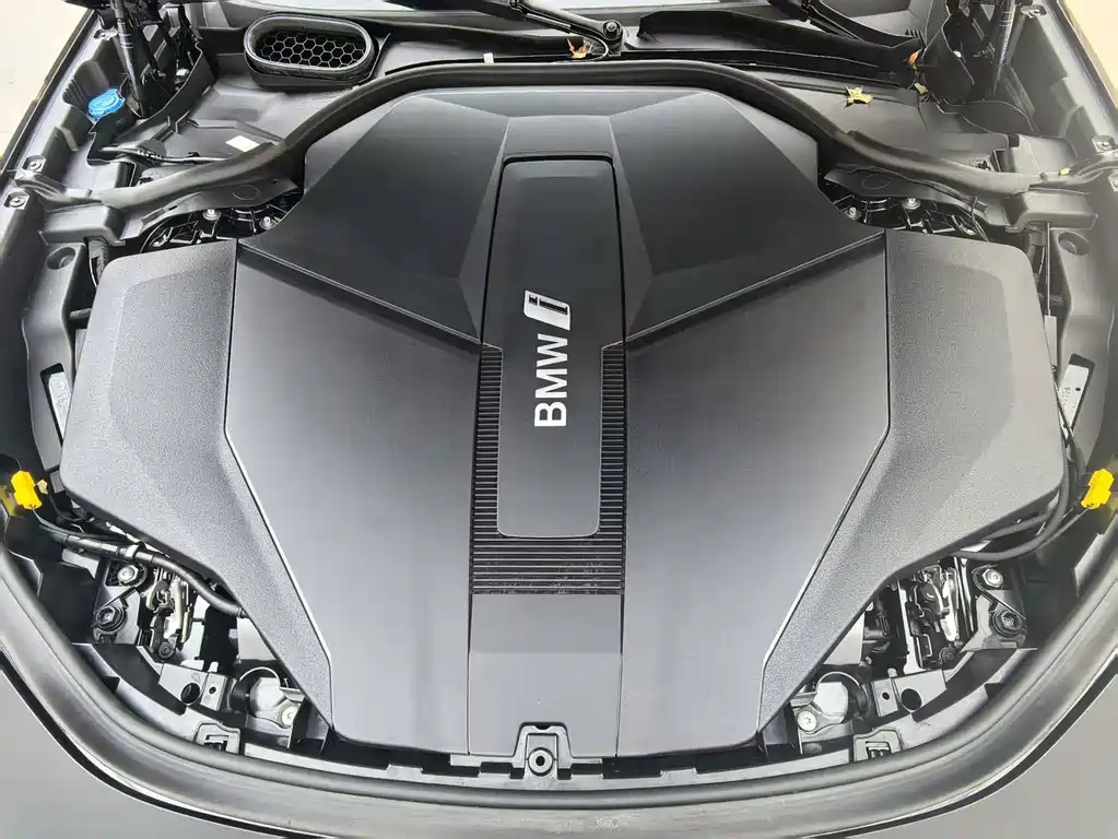BMW i7 2025 — фото 18