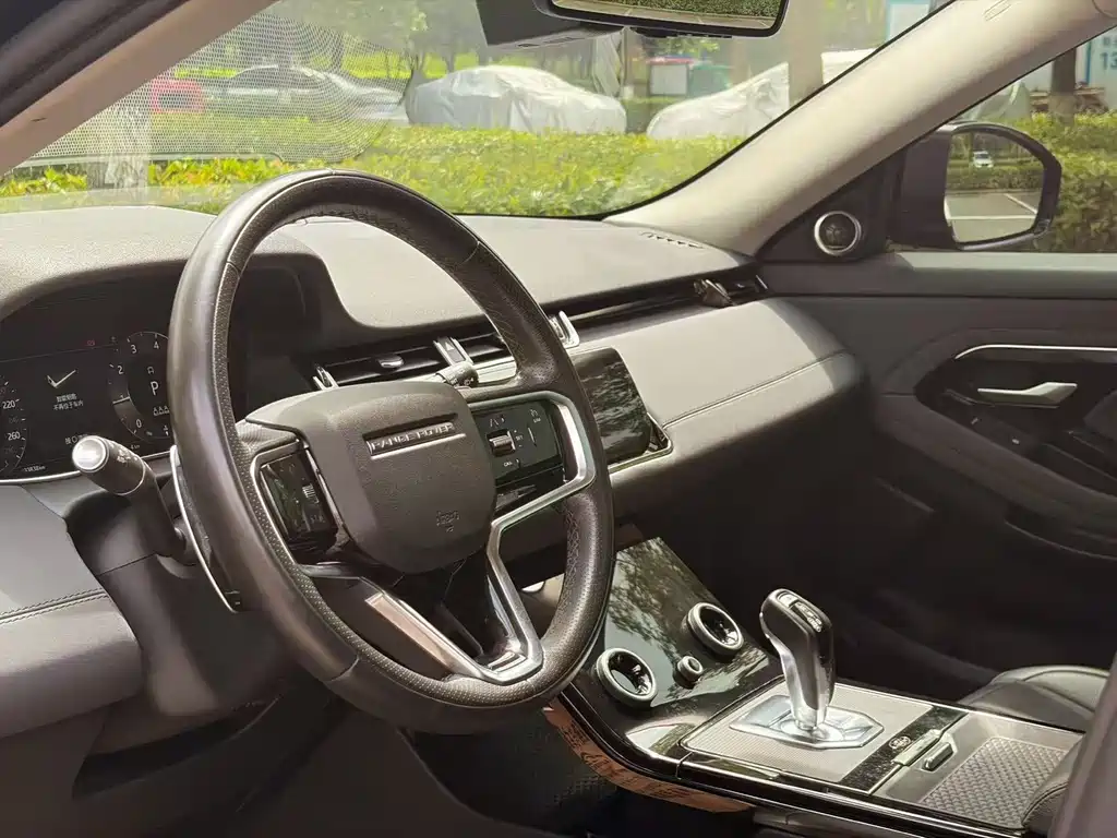 Land Rover Range Rover Evoque 2023 — фото 14