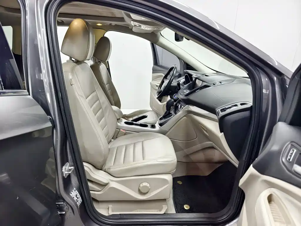 Ford Kuga 2013 — фото 14