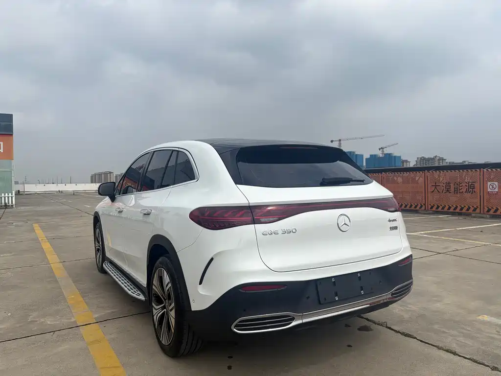 Mercedes-Benz EQE SUV 2023 — фото 6