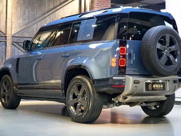 Land Rover Defender 2021