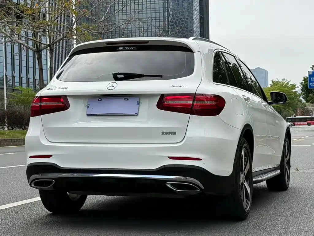 Mercedes-Benz GLC 2018 — фото 20