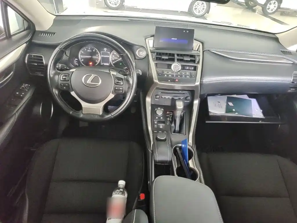 Lexus NX 2017 — фото 10