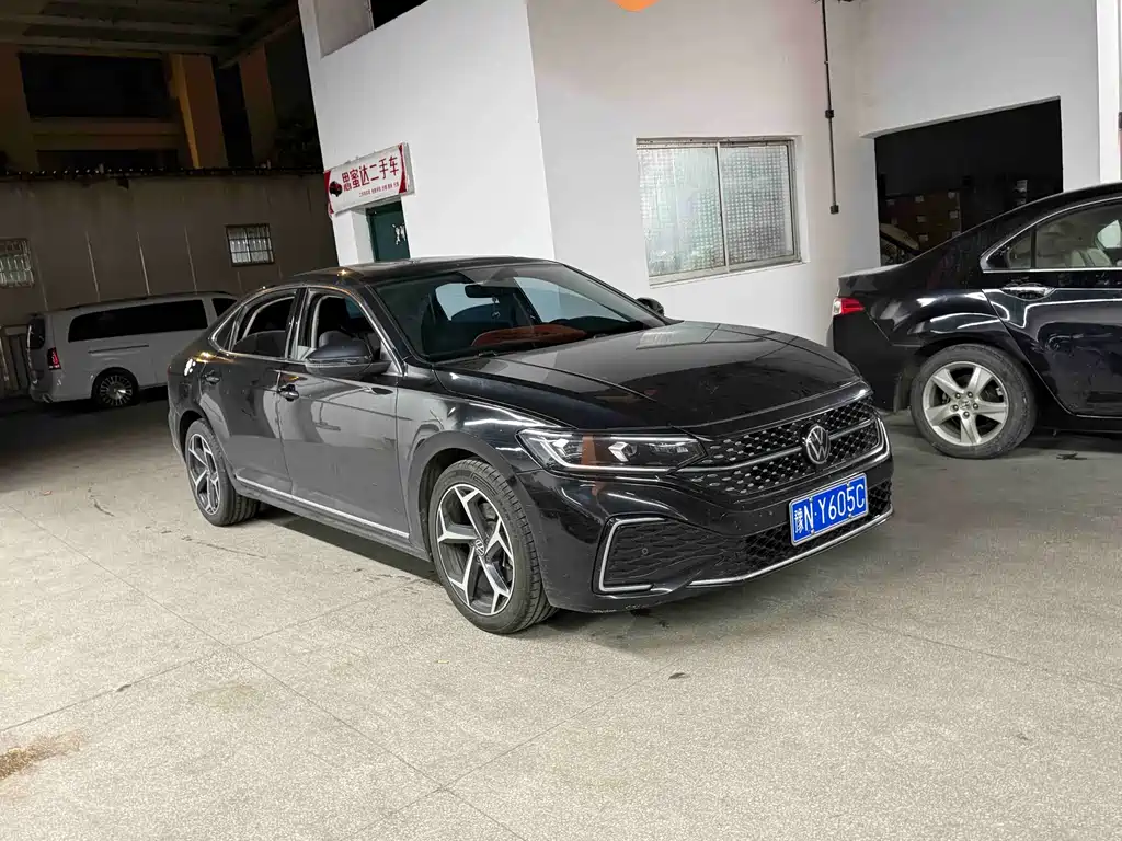 Volkswagen Passat 2023