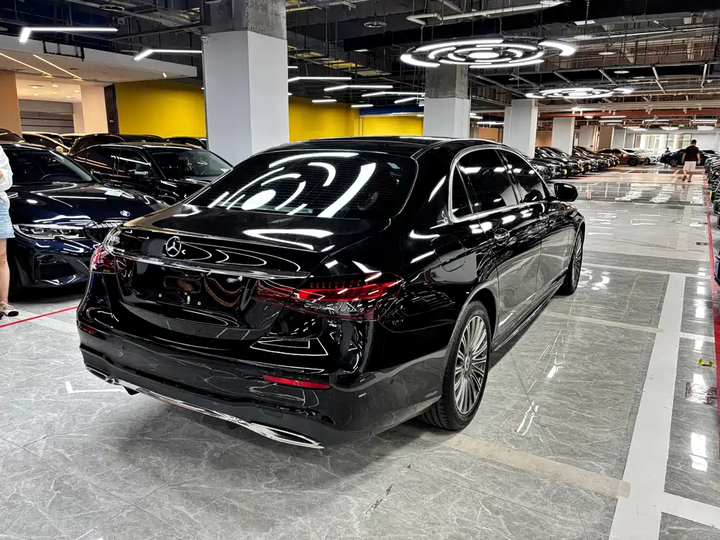 Mercedes-Benz E-Class 2021 — фото 13