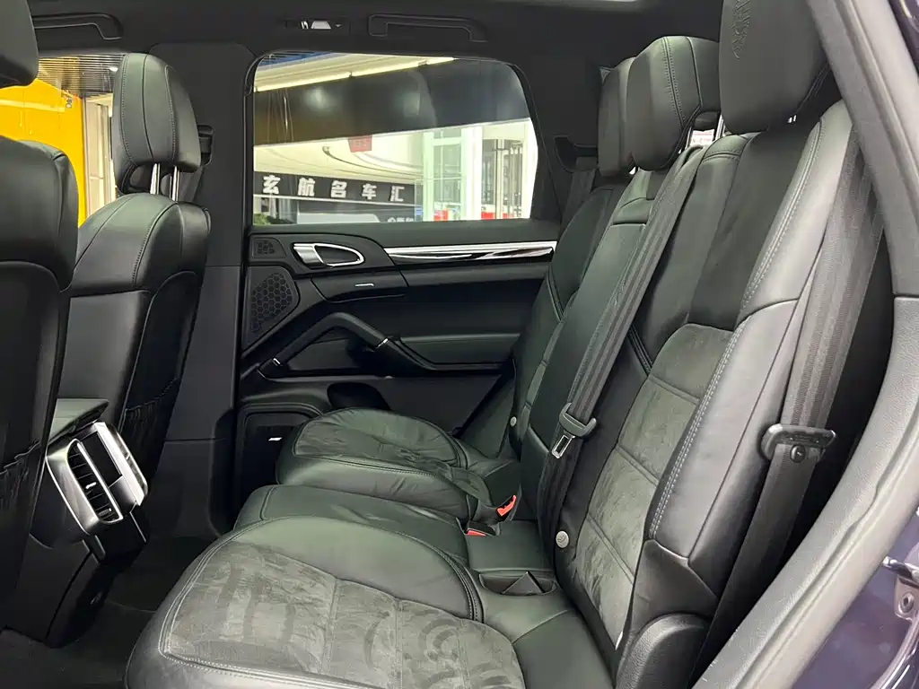 Porsche Cayenne 2018 — фото 14