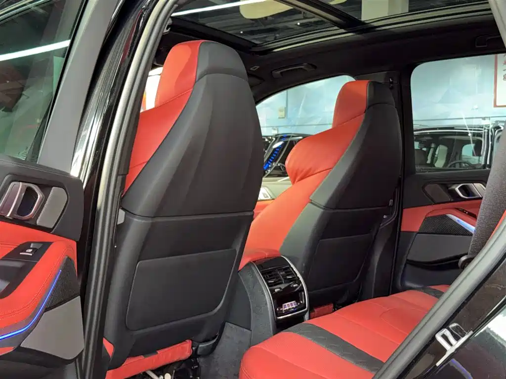 BMW X5 M 2025 — фото 18