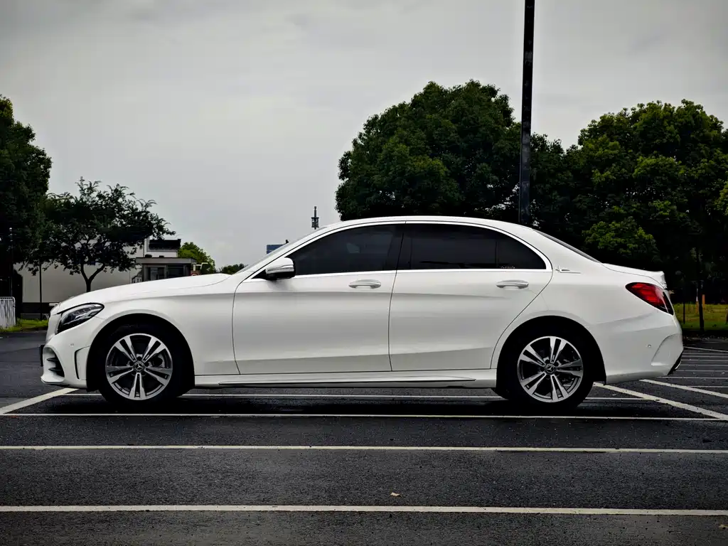 Mercedes-Benz C-Class 2019