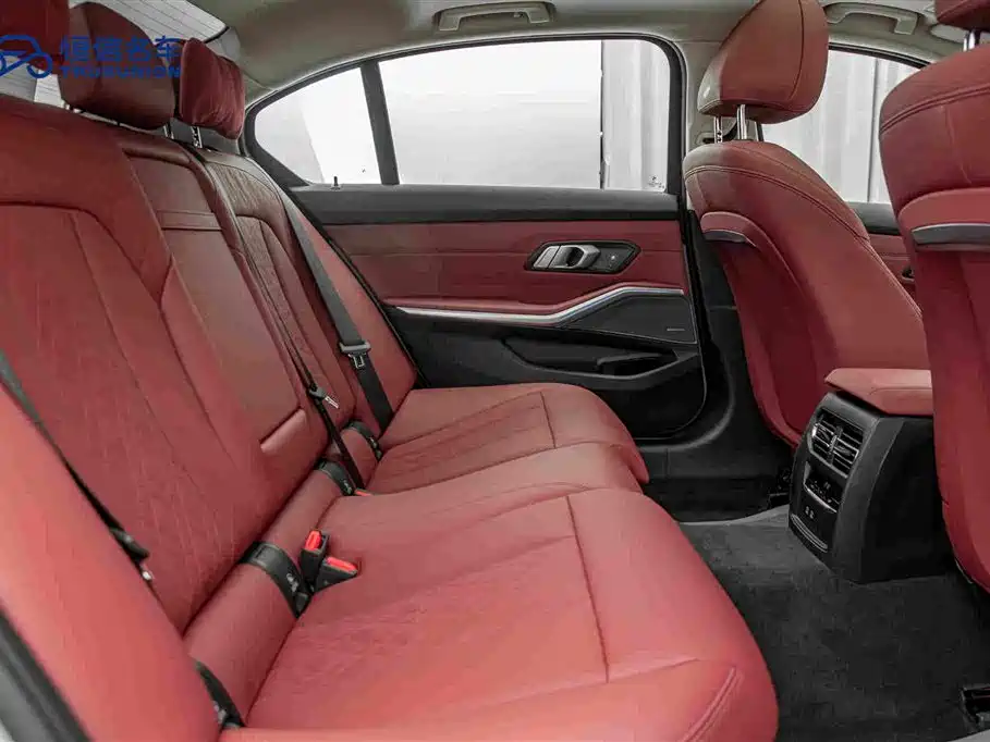 BMW 3 Series 2025 — фото 16