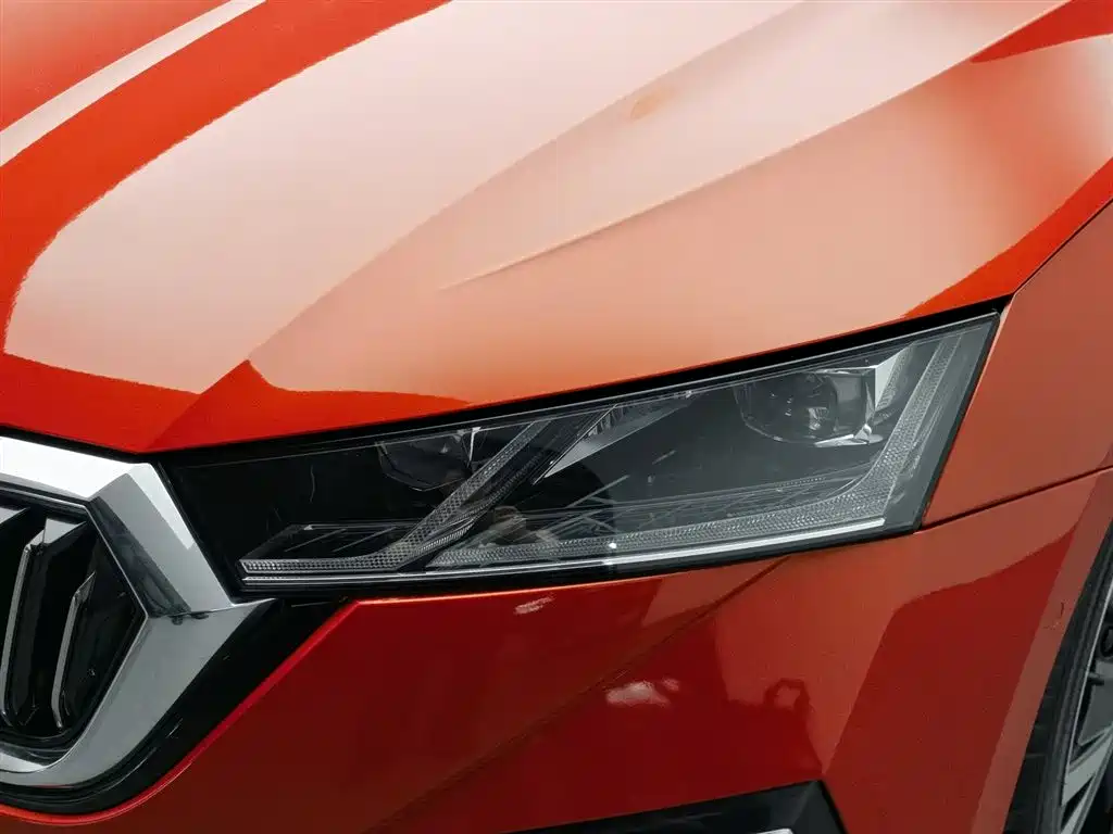 Skoda Octavia 2021 — фото 7