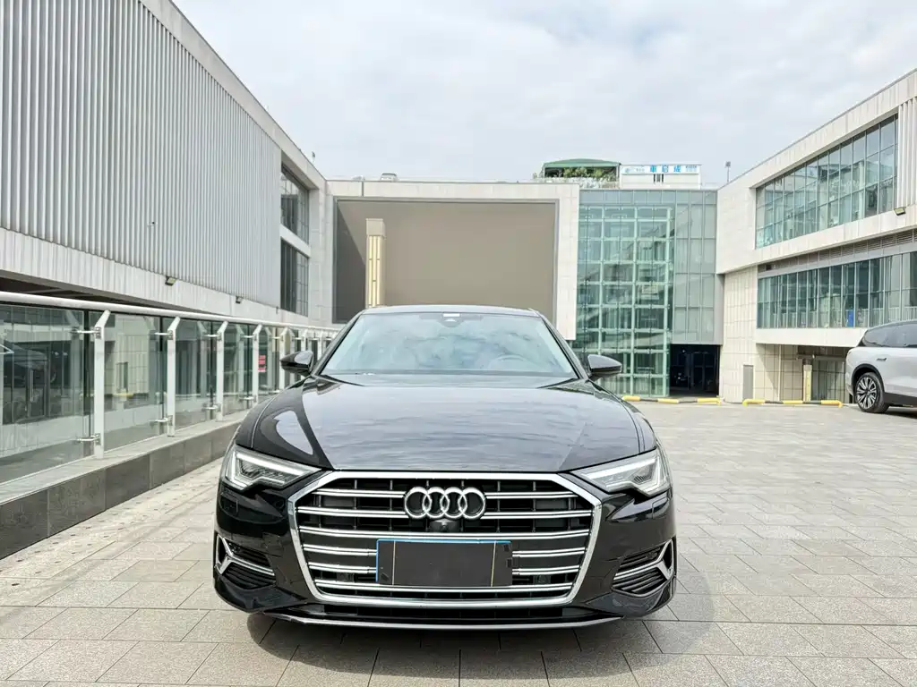 Audi A6L 2023 — фото 1
