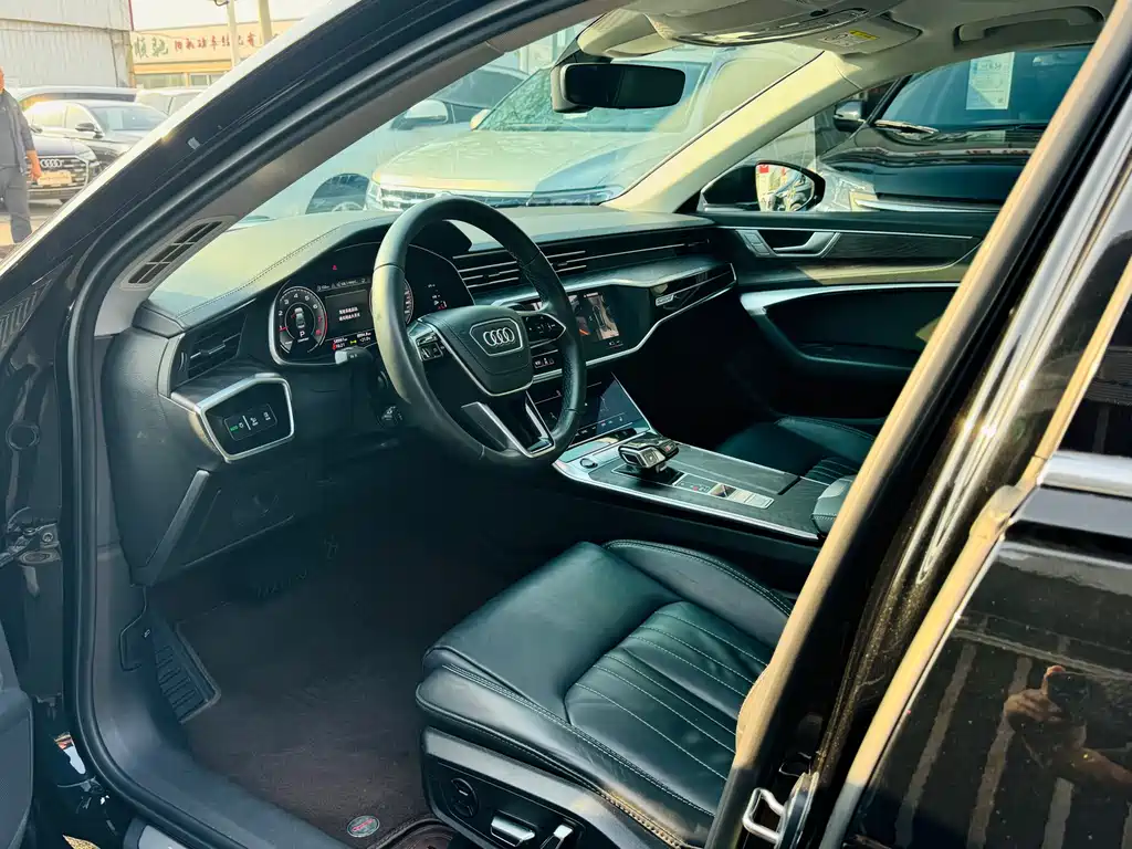 Audi A6L 2022