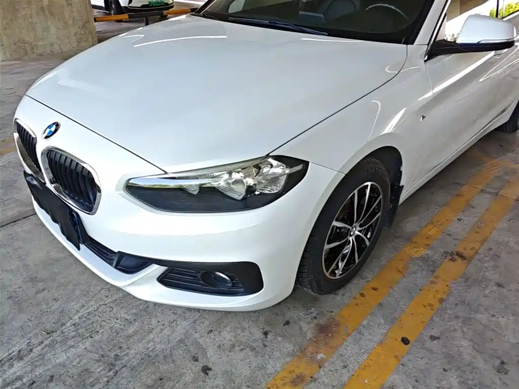 BMW 1 Series 2018 — фото 24