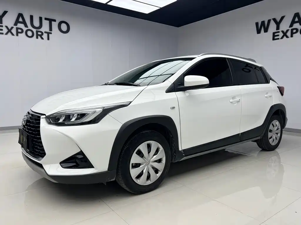 Toyota Yaris L 2021 — фото 1