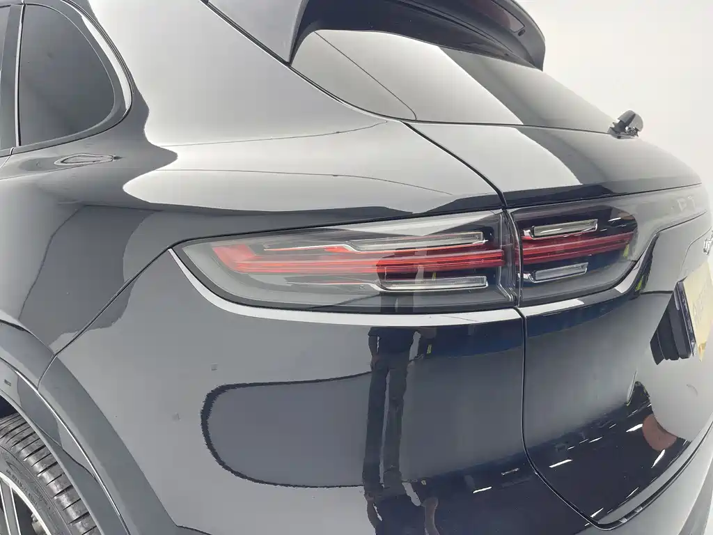 Porsche Cayenne 2019 — фото 18