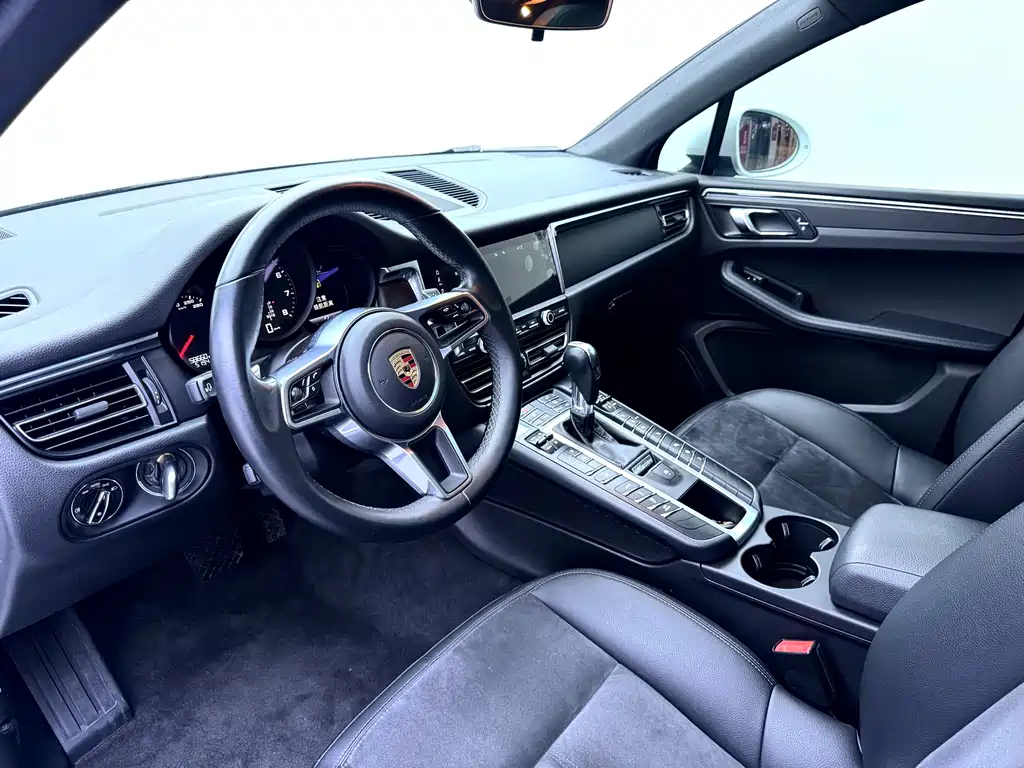 Porsche Macan 2020 — фото 12