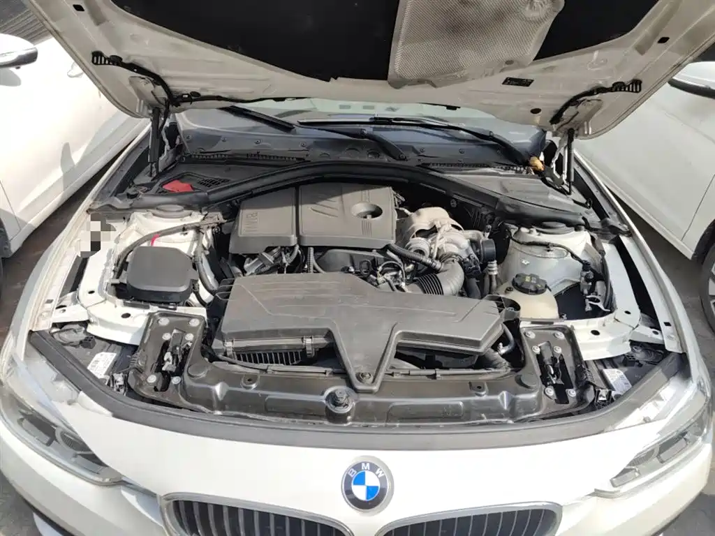 BMW 3 Series 2016 — фото 11