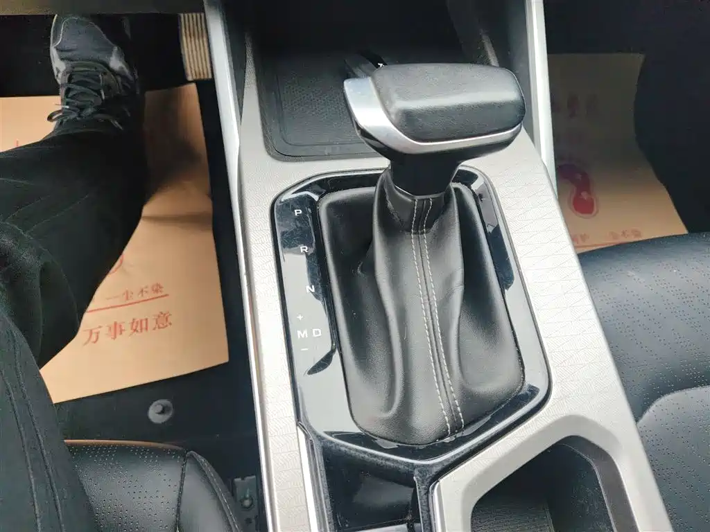 Geely Emgrand 2023 — фото 10