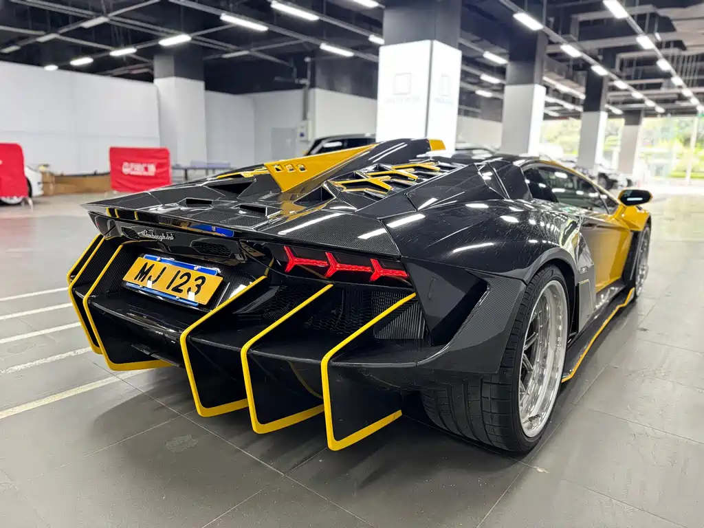 Lamborghini Aventador 2014 — фото 20