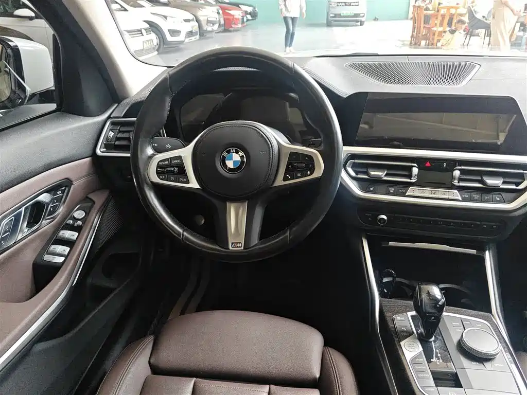 BMW 3 Series 2021 — фото 11