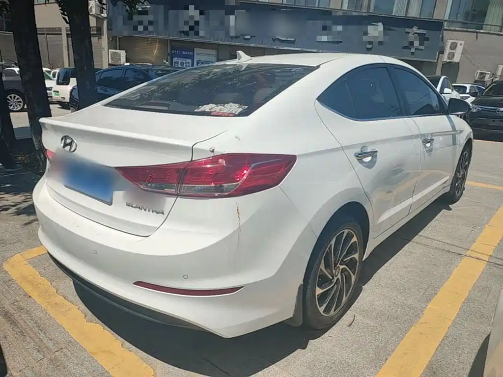 Hyundai Elantra 2020 — фото 7
