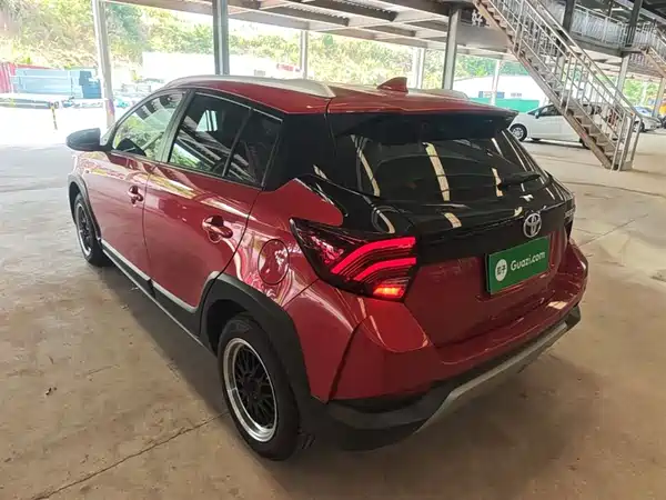 Toyota Yaris L 2021