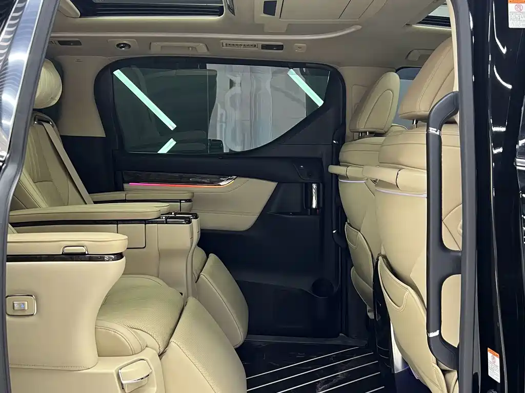 Toyota Vellfire 2020 — фото 16