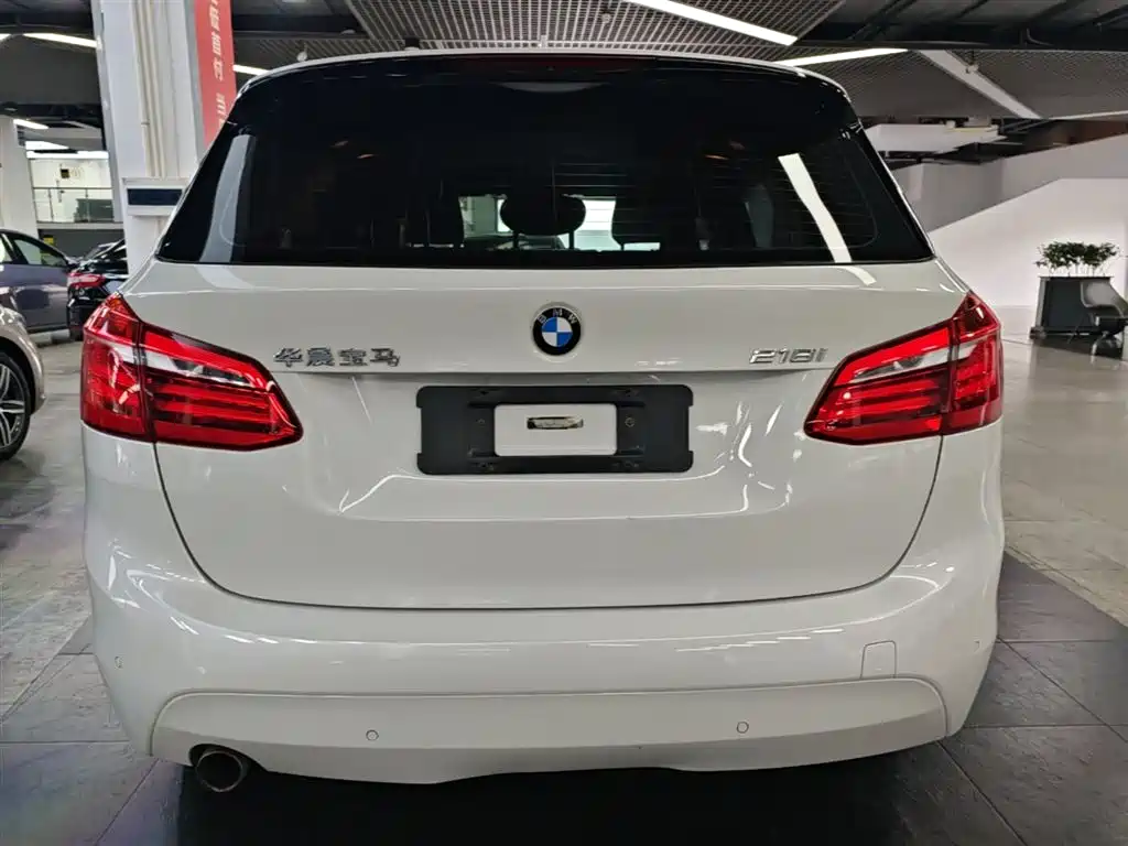 BMW 2 Series Active Tourer 2017 — фото 6