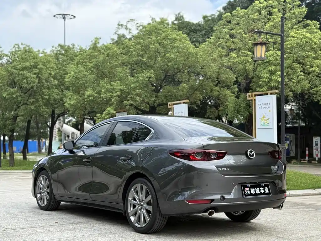 Mazda 3 Axela 2020 — фото 6