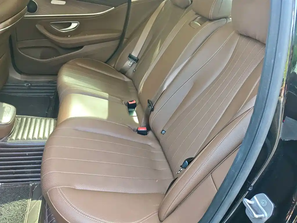 Mercedes-Benz E-Class 2020 — фото 15