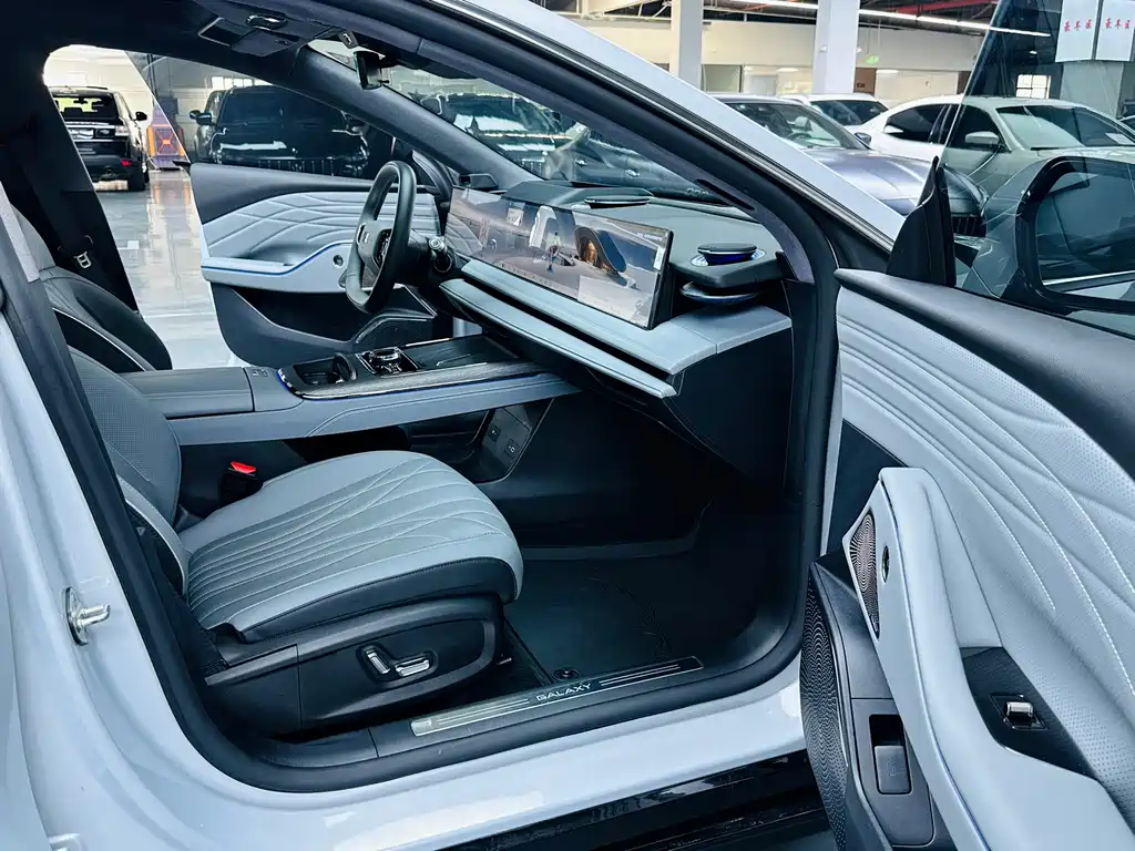 Galaxy E8 2025 — фото 8