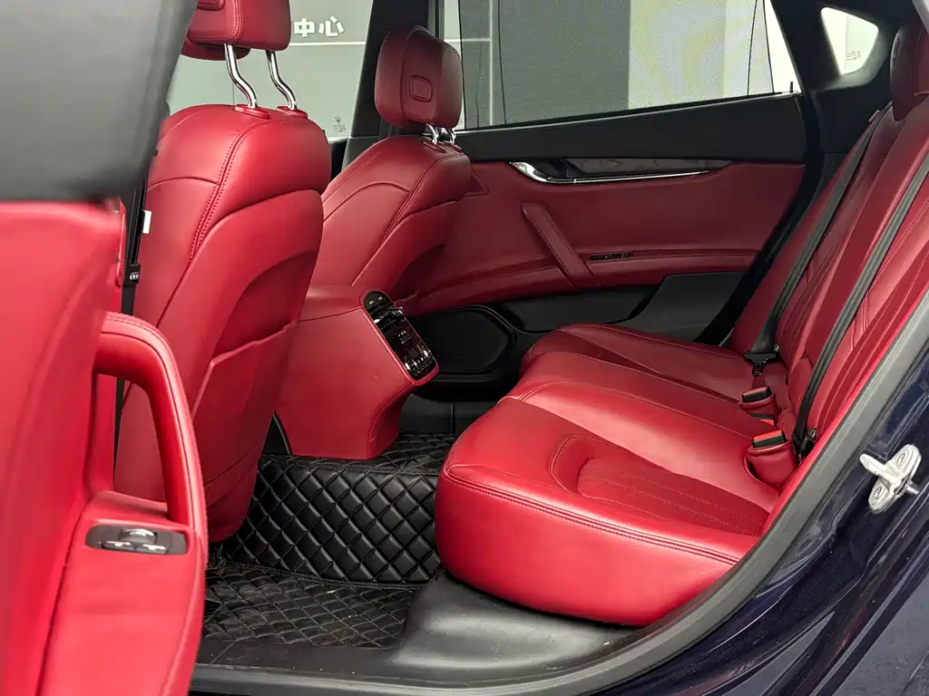 Maserati Quattroporte 2019 — фото 10