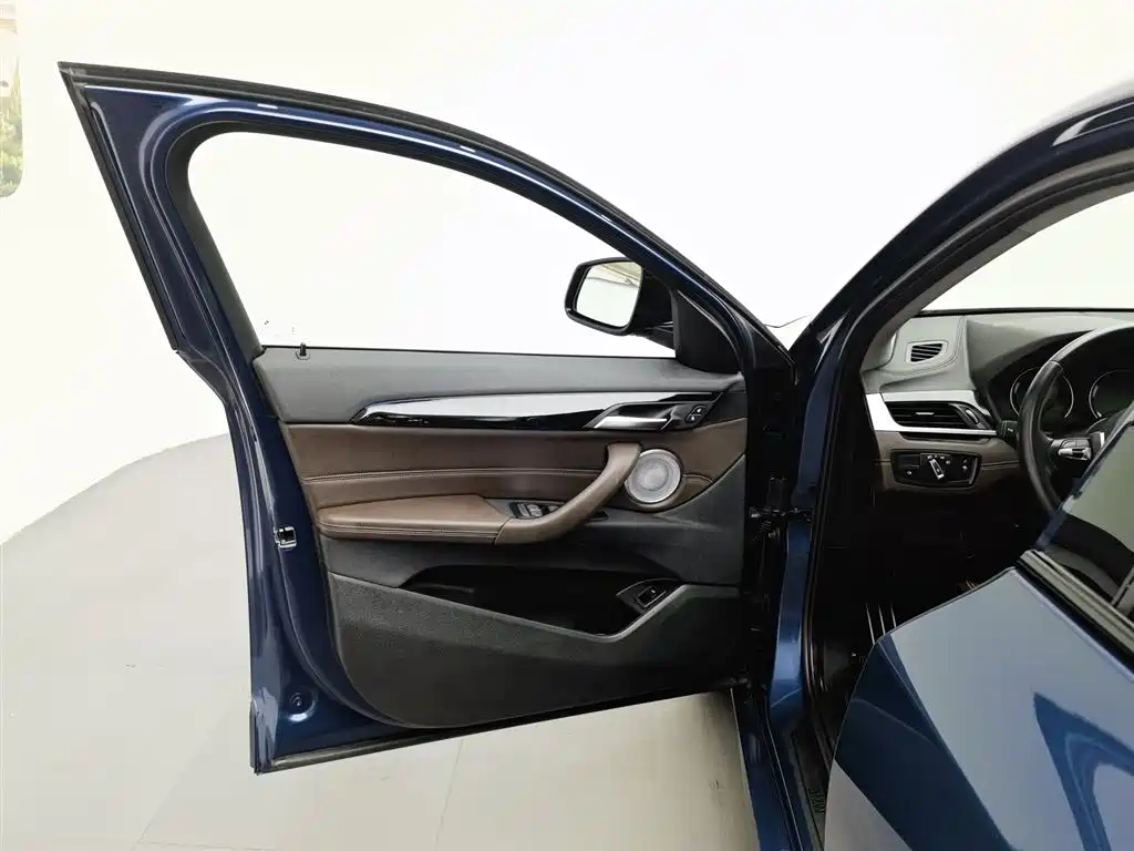 BMW X2 2021 — фото 8