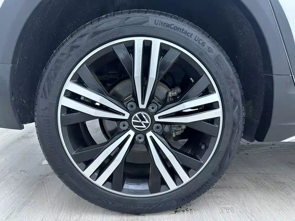 Volkswagen Touran 2023 — фото 11