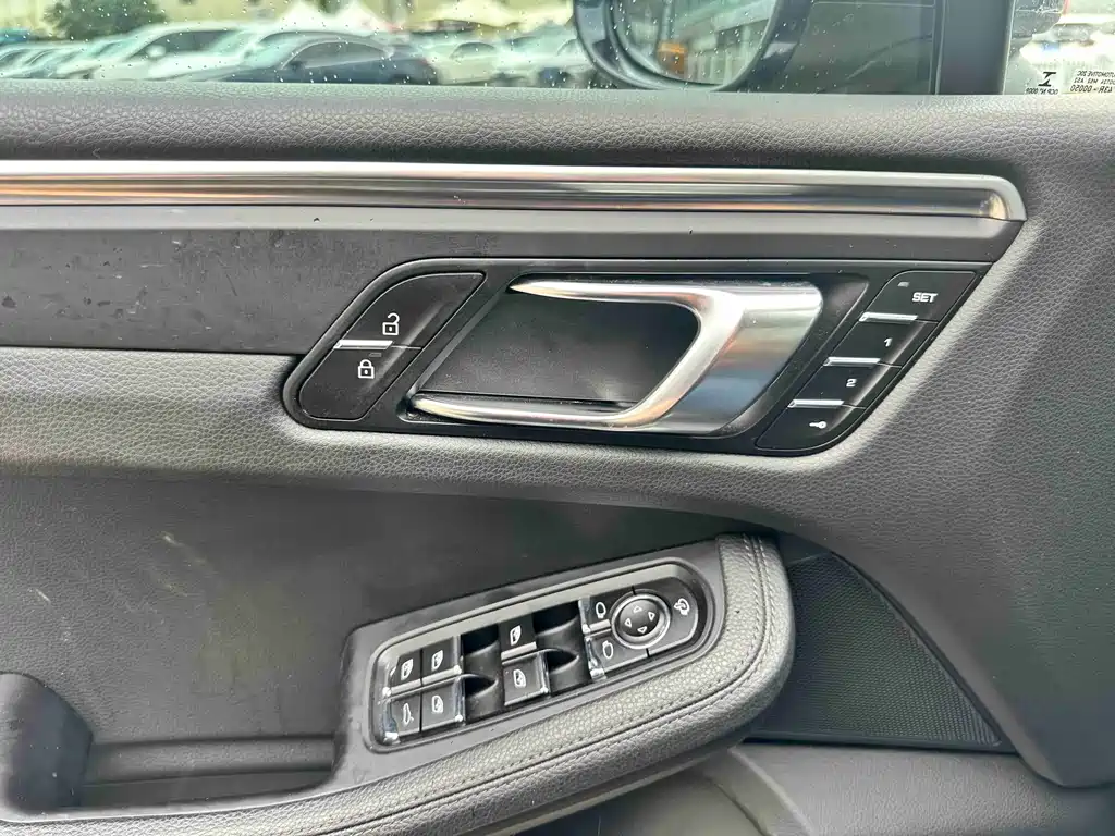 Porsche Macan 2020 — фото 18