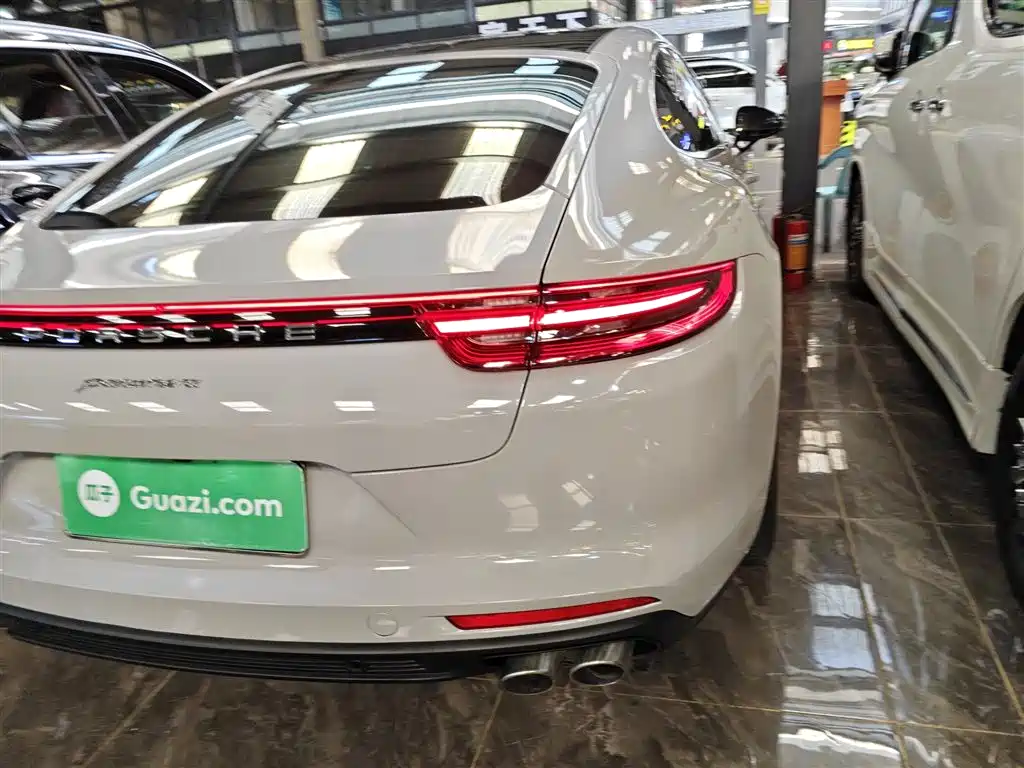 Porsche Panamera 2019 — фото 24