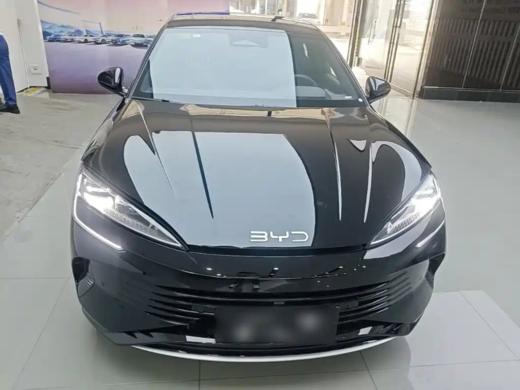 BYD Seal 07 DM-i 2026 — фото 3
