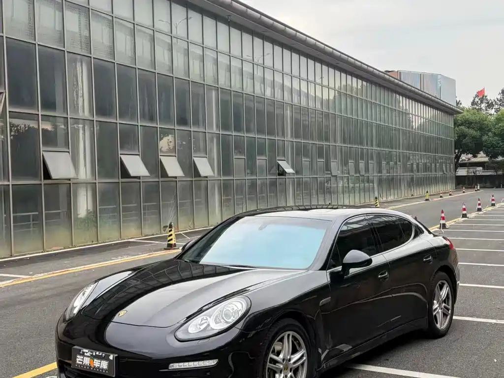 Porsche Panamera 2015 — фото 1